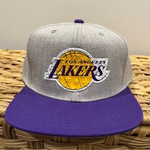 Mitchell & ness - Star Lakers logo snapback